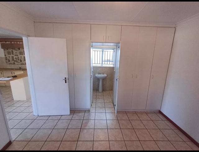 1 BEDROOM PROPERTY TO RENT IN BLUEWATER BAY